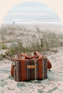 Rustic White & Wood Wandering Folk Picnic Rugs Ziggy Cooler Bag