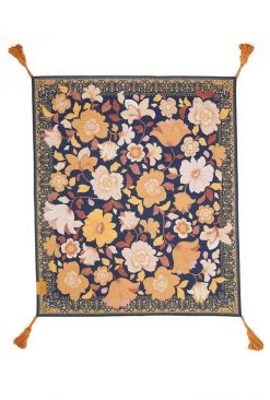 Rustic White & Wood Grandé Fleur Picnic Rug - Nightshade
