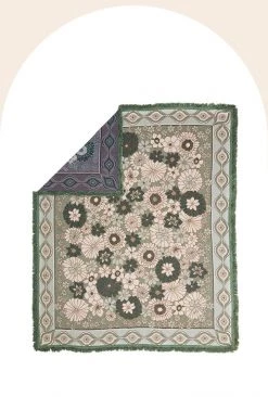 Rustic White & Wood Wandering Throw - Peppermint