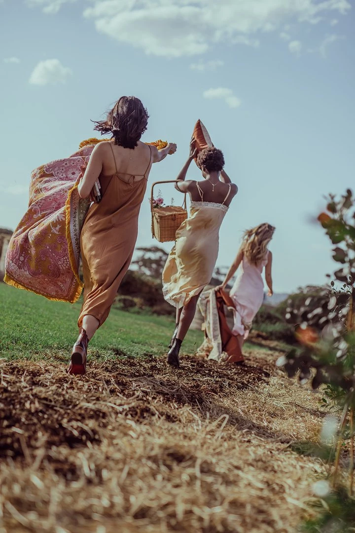 Rustic White & Wood Wandering Throw - Rosé 8 Rustic White & Wood Wandering Throw - Rosé