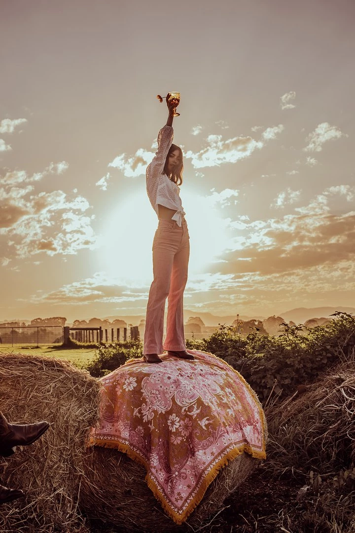 Rustic White & Wood Wandering Throw - Rosé 6 Rustic White & Wood Wandering Throw - Rosé