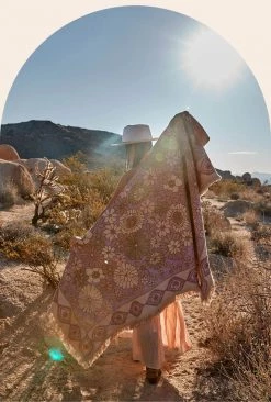 Rustic White & Wood Wandering Throw - Blush