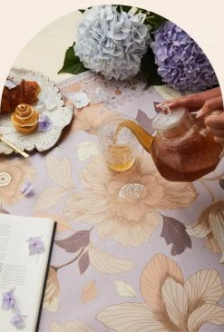 Rustic White & Wood Grandé Fleur Picnic Rug - Lilac