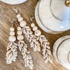 Rustic White & Wood Accessories Cowrie Cluster Shell Keyring